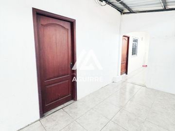 EN VENTA: Casa rentera esquinera en sector La Aurora, Machala