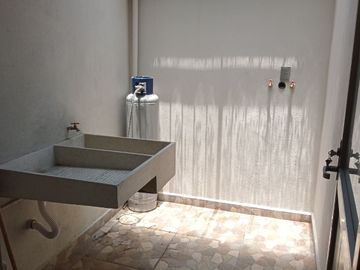 CASA EN VENTA REMODELADA EN PRIVADO FRACC DIEGO RIVERA - CERCA TEC MORELIA