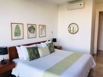 1 recamara/ One bedroom steps from ocean, a una cuadra del mar! , Centro Playa del Carmen!! Downtown!!