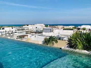 1 recamara/ One bedroom steps from ocean, a una cuadra del mar! , Centro Playa del Carmen!! Downtown!!