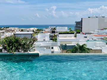 1 recamara/ One bedroom steps from ocean, a una cuadra del mar! , Centro Playa del Carmen!! Downtown!!