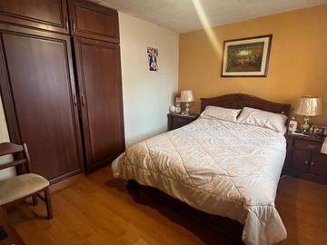 CASA ESQUINERA EN SECTOR COMERCIAL, Perez Pata C1384