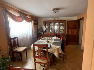 CASA ESQUINERA EN SECTOR COMERCIAL, Perez Pata C1384