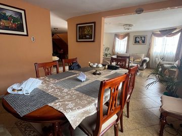 CASA ESQUINERA EN SECTOR COMERCIAL, Perez Pata C1384