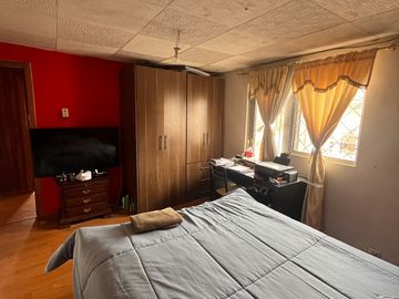 CASA ESQUINERA EN SECTOR COMERCIAL, Perez Pata C1384