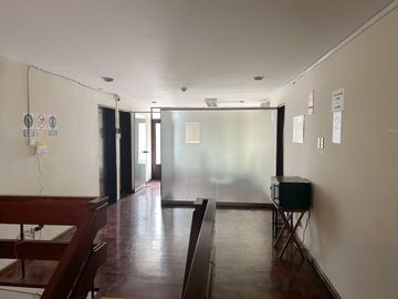 CASA EN VENTA COMO TERRENO EN SAN  ISIDRO IDEAL CONSTRUCTORES