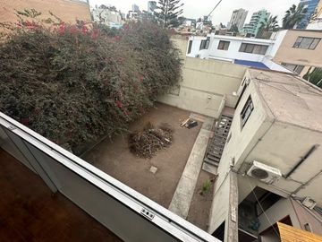 CASA EN VENTA COMO TERRENO EN SAN  ISIDRO IDEAL CONSTRUCTORES