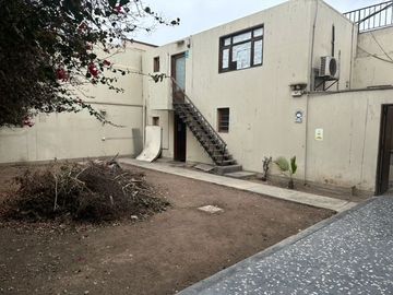 CASA EN VENTA EN SAN ISIDRO PARA OFICINAS