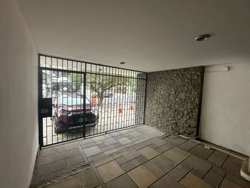 CASA EN VENTA EN SAN ISIDRO PARA OFICINAS
