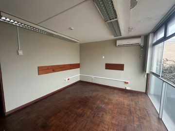 CASA EN VENTA EN SAN ISIDRO PARA OFICINAS
