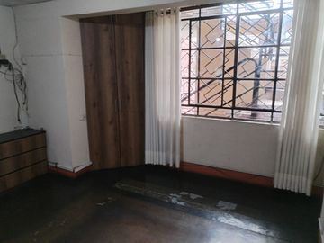 OPORTUNIDAD UNICA: SE VENDE SEGUNDO PISO CON AIRES (TERRAZA)