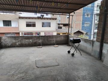 OPORTUNIDAD UNICA: SE VENDE SEGUNDO PISO CON AIRES (TERRAZA)