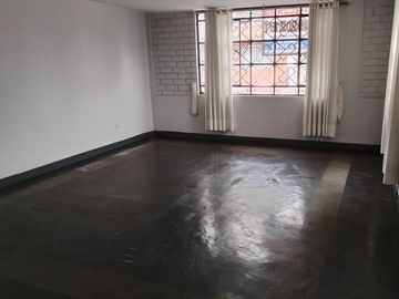 OPORTUNIDAD UNICA: SE VENDE SEGUNDO PISO CON AIRES (TERRAZA)