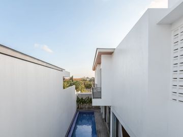4 Bedrooms Luxury Villa Yearly Rental – Berawa