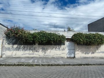CASA LOTE DE VENTA EN GUAJALO, QUITUMBE