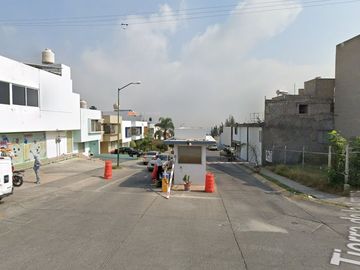 Casa en Remate Bancario. Ojo Inversionistas, gran oportunidad de crecimiento económico.