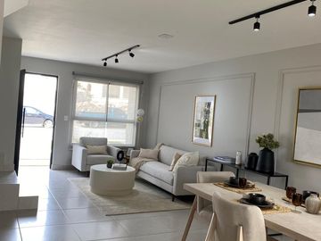 *Venta Casa al Norte 5x22*
