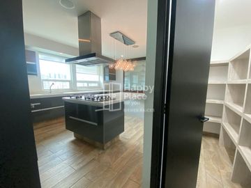Departamento en venta en Residencial Toledo, Interlomas, remodelado con vista panoramica