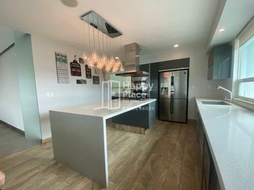 Departamento en venta en Residencial Toledo, Interlomas, remodelado con vista panoramica