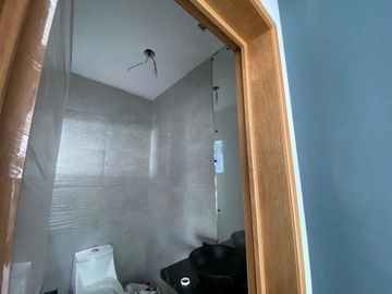 En venta casa privada en Valle de Juriquilla 3 recàmaras doble altura terraza vigilancia TKOMM-QHO6300209