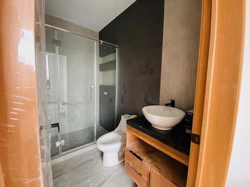 En venta casa privada en Valle de Juriquilla 3 recàmaras doble altura terraza vigilancia TKOMM-QHO6300209