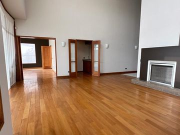 VENTA DE LINDA Y AMPLIA CASA EN ESQUINA EN LA ENCANTADA DE VILLA