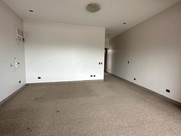VENTA DE LINDA Y AMPLIA CASA EN ESQUINA EN LA ENCANTADA DE VILLA