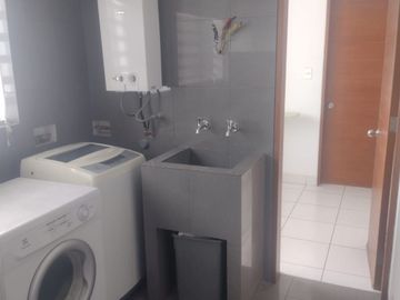 Departamento en San Isidro Amoblado Piscina Gimnasio Cochera