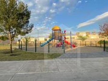 CASA EN VENTA DE TRES RECAMARAS CON ROOF GARDEN EN LA RESERVA JURIQUILLA