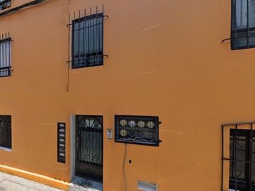 CASA EN CALLE MARIANO GALVAN TLACATECO, TEPOZOTLAN. EXCELENTE OPORTUNIDAD DE INVERSION. RECUPERACION BANCARIA.