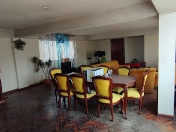 ALQUILO CENTRICO EDIFICIO AV. IZAGUIRRE EN ESQUINA