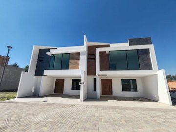 CASAS EN VENTA CON ROOF GARDEN EN FRACCIONAMIENTO MARANTA.