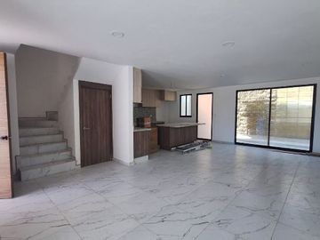 CASAS EN VENTA CON ROOF GARDEN EN FRACCIONAMIENTO MARANTA.