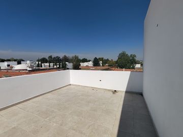 CASAS EN VENTA CON ROOF GARDEN EN FRACCIONAMIENTO MARANTA.