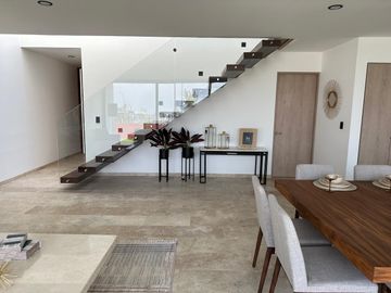 CASA EN VENTA EN LA ESPIGA CON CUARTA RECAMARA  Y BAÑO COMPLETO EN PLANTA BAJA