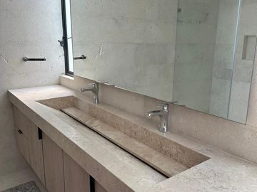 CASA EN VENTA EN LA ESPIGA CON CUARTA RECAMARA  Y BAÑO COMPLETO EN PLANTA BAJA