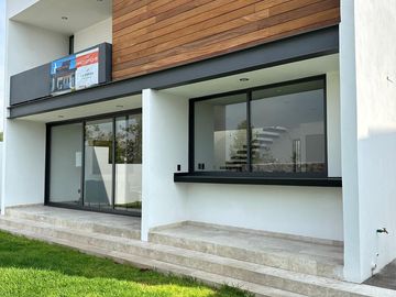 CASA EN VENTA EN LA ESPIGA CON CUARTA RECAMARA  Y BAÑO COMPLETO EN PLANTA BAJA