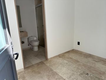 CASA EN VENTA EN LA ESPIGA CON CUARTA RECAMARA  Y BAÑO COMPLETO EN PLANTA BAJA