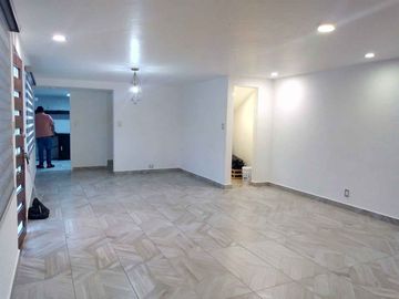 CASA DE RECUPERACION BANCARIA EN VENTA UBICADA EN CALLE NUBIA, CLAVERIA, AZCAPOTZALCO, CDMX, C.P. 02080.