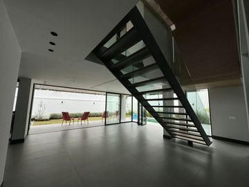 CASA DE VENTA EN PUEMBO CON PISCINA