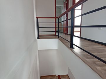 Casas en MIRASIERRA. Por estrenar con 3 o 4 dormitorios. Amplios parqueaderos, balcón, Patios posteriores Casas por estrenar 4 parqueaderos y 4 dormit