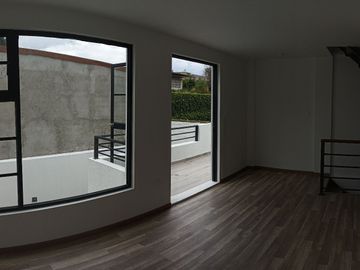 Casas en MIRASIERRA. Por estrenar con 3 o 4 dormitorios. Amplios parqueaderos, balcón, Patios posteriores Casas por estrenar 4 parqueaderos y 4 dormit