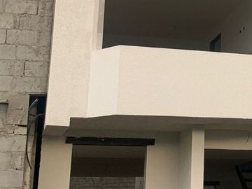 Casas en MIRASIERRA. Por estrenar con 3 o 4 dormitorios. Amplios parqueaderos, balcón, Patios posteriores Casas por estrenar 4 parqueaderos y 4 dormit