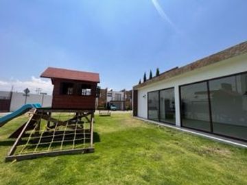 CASA EN VENTA CON EXCELENTE UBICACION EN SAN MATEO ATENCO BOSQUES BOTUNA (CE)