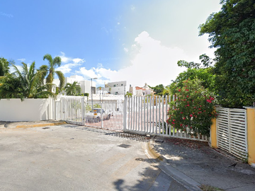 PRECIOSA Y AMPLIA CASA EN CANCUN MUY CERCA DE PLAZA LAS AMERICAS