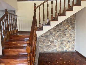 Villa en venta Condominio Privado, con amplias áreas vedes, sector Hospirío
