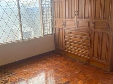 Villa en venta Condominio Privado, con amplias áreas vedes, sector Hospirío