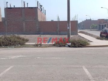 Vendo Terreno En Esquina Urb. Santa Maria Carabayllo.