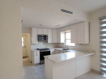 CORSICA RESIDENCIAL, CASA EQUIPADA DE VENTA