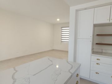 CORSICA RESIDENCIAL, CASA EQUIPADA DE VENTA
